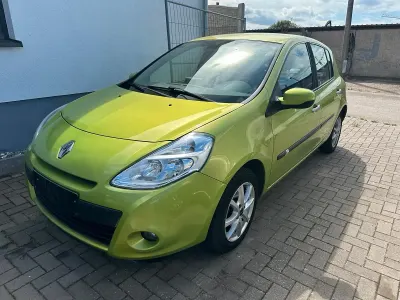 Gebraucht Renault Clio 75 PS (55 kW) 2011 Grün Kleinwagen