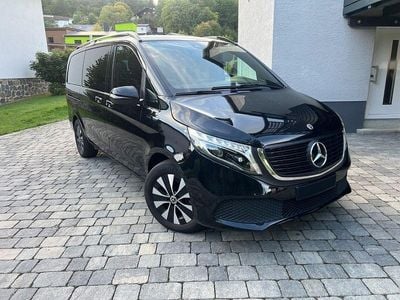 Używany Mercedes EQV300 150 kW (204 KM) 2020 Czarny Minivan