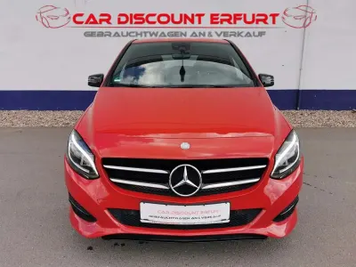 Gebraucht Mercedes B180 Urban 109 PS (80 kW) 2016 Jupiterrot  unilack Kleinwagen