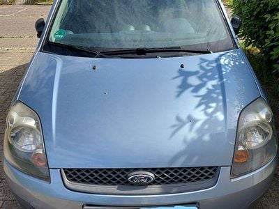Gebraucht Ford Fiesta Ambiente 68 PS (50 kW) 2006 Blau Kleinwagen