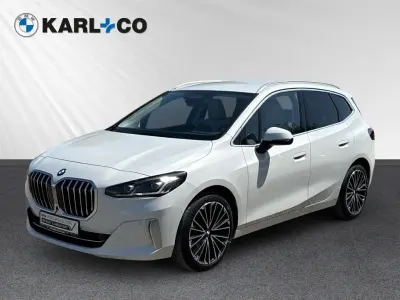 Gebraucht BMW 223 Active Tourer Luxury Line 204 PS (150 kW) 2022 Weiss Van / Kleinbus