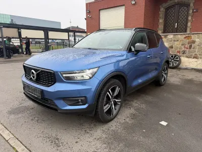 Käytetty Volvo XC40 R-Design 156 HP (114 kW) 2019 Sininen Katumaasturi
