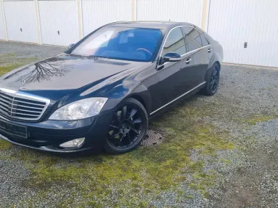 Begagnad Mercedes S320 235 HK (172 kW) 2007 Svart Sedan