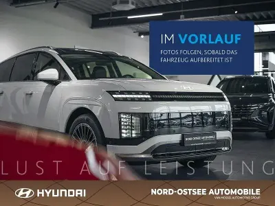 Second-hand Hyundai Staria Signature 177 CP (130 kW) 2024 Negru Monovolum