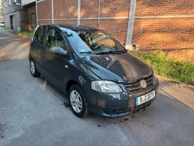 Gebraucht VW Fox 55 PS (40 kW) 2006 Grau Kleinwagen