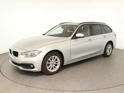 Gebraucht BMW 318 Advantage 150 PS (110 kW) 2019 Glaciersilber Kombi