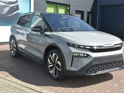 Neu Skoda Elroq SportLine 150 kW (204 PS) 2026 Grün SUV