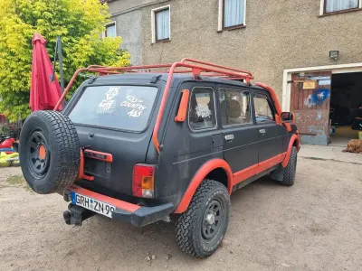 Gebraucht Lada niva 83 PS (61 kW) 2013 Schwarz SUV