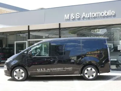 Gebraucht Hyundai Staria Trend 224 PS (164 kW) 2024 Abyss black Van / Kleinbus