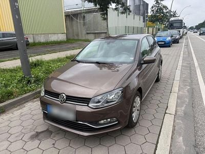 Braun Gebraucht 2015 VW Polo LOUNGE Kleinwagen | 8.400 € (Guter Preis)