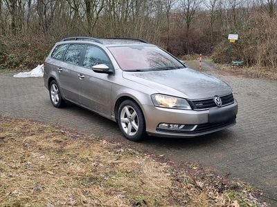 Gebraucht VW Passat 105 PS (77 kW) 2013 Gold Kombi