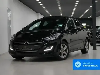 Gebraucht Hyundai i30 Passion 135 PS (99 kW) 2017 Schwarz Limousine