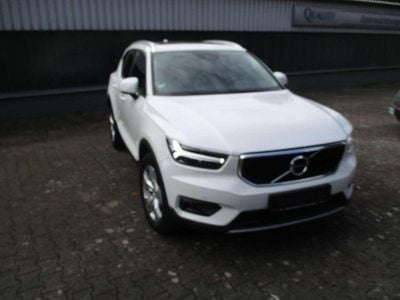 Gebraucht Volvo XC40 Momentum 156 PS (114 kW) 2019 Icewhite solid SUV