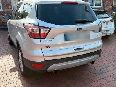 Gebraucht Ford Kuga Titanium 150 PS (110 kW) 2017 Silber SUV