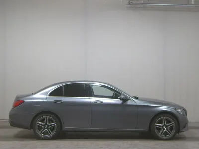 Gebraucht Mercedes C300 Avantgarde 272 PS (200 kW) 2019 Selenitgrau  metalliclack Limousine