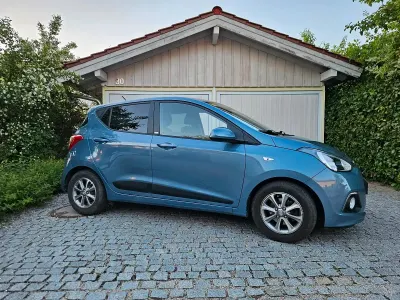 Gebraucht Hyundai i10 Passion 87 PS (63 kW) 2016 Blau Kleinwagen