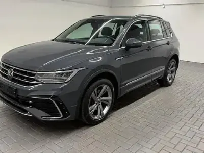 Gebraucht VW Tiguan R-line 200 PS (147 kW) 2024 Delfingraumet. SUV