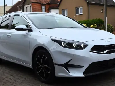 Gebraucht Kia Ceed Sportswagon Platinum Edition 140 PS (102 kW) 2024 Weiß Kombi