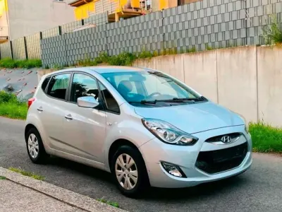 Gebraucht Hyundai ix20 90 PS (66 kW) 2011 Grau Kleinwagen