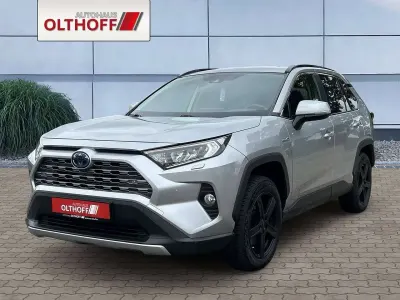 Gebraucht Toyota RAV4 Hybrid Club 178 PS (130 kW) 2019 Silver metallic SUV