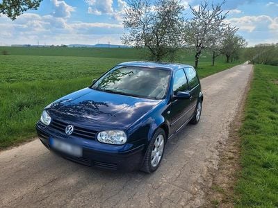 Usata VW Golf IV 75 CV (55 kW) 2003 Blu Utilitaria