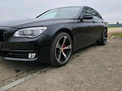 Gebraucht BMW 750 381 PS (280 kW) 2012 Schwarz Limousine
