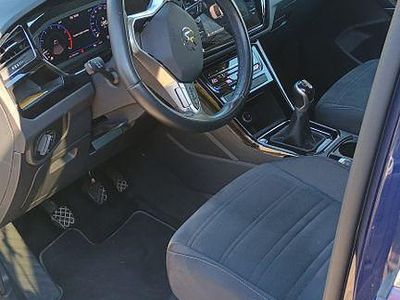 Gebraucht VW Touran Highline 150 PS (110 kW) 2022 Blau Van / Kleinbus