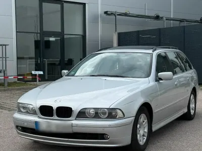 Gebraucht BMW 525 163 PS (119 kW) 2003 Silber Kombi
