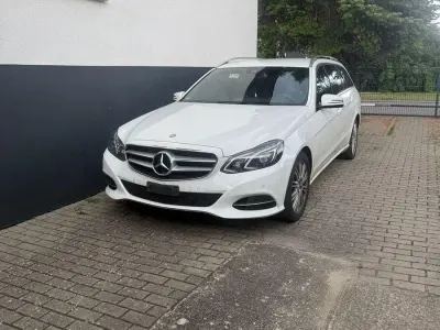 Gebraucht Mercedes E220 Avantgarde 170 PS (125 kW) 2015 Weiß Kombi