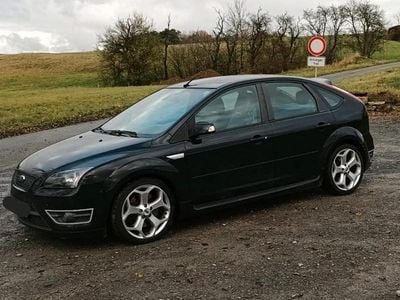 Schwarz Gebraucht 2007 Ford Focus Kleinwagen | 6.999 €