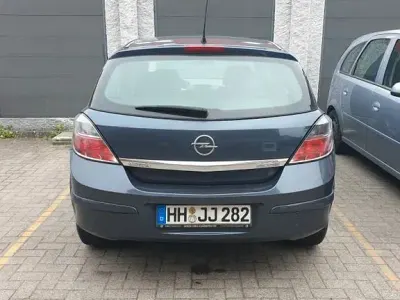 Gebraucht Opel Astra Edition 101 PS (74 kW) 2009 Limousine
