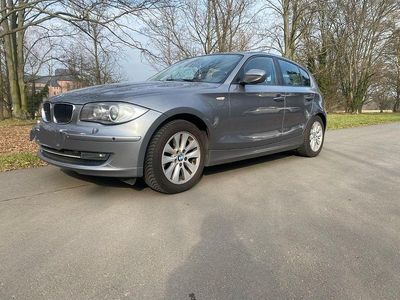 Grau Gebraucht 2009 BMW 120 Lifestyle Kleinwagen | 4.900 € (Fairer Preis)