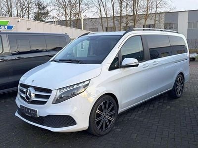 Weiß Gebraucht 2023 Mercedes V300 Avantgarde Edition Van / Kleinbus | 59.990 € (Guter Preis)