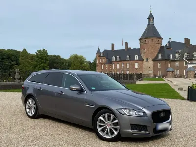 Gebraucht Jaguar XF Sportbrake Pure 179 PS (131 kW) 2019 Grau Kombi