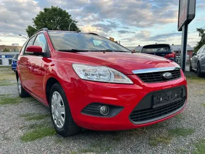 Gebraucht Ford Focus 101 PS (74 kW) 2011 Rot Limousine