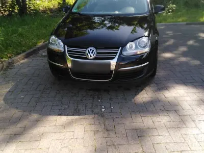 Gebraucht VW Jetta 104 PS (76 kW) 2010 Schwarz Limousine