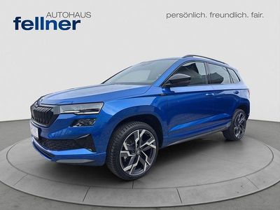 Neu Skoda Karoq SportLine 150 PS (110 kW) 2025 Raceblau metallic SUV