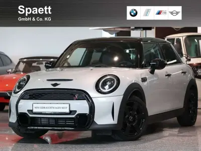 Gebraucht Mini Cooper S 178 PS (130 kW) 2023 White silver Kleinwagen