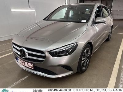 Grau Gebraucht 2020 Mercedes B180 Progressive Van / Kleinbus | 19.723 € (Fairer Preis)