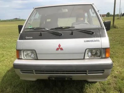 Gebraucht Mitsubishi L300 111 PS (81 kW) 1989 Silber Van / Kleinbus
