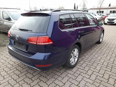 Atlantik blau metallic atlantik blau metallic Gebraucht 2019 VW Golf VII Comfortline Limousine | 18.400 € (Fairer Preis)