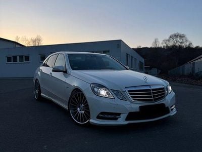 Gebraucht Mercedes E350 AMG 306 PS (225 kW) 2012 Weiß Limousine