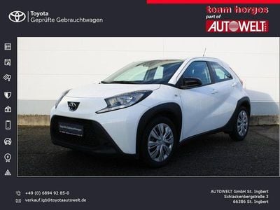 Weiß Gebraucht 2022 Toyota Aygo X X-play SUV | 12.890 € (Fairer Preis)