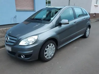 Gebraucht Mercedes B150 Avantgarde 95 PS (69 kW) 2008 Braun Van / Kleinbus