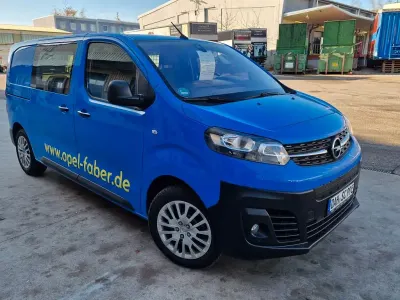 Usata Opel Vivaro 136 CV (100 kW) 2023 Blu Monovolume