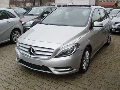 Gebraucht Mercedes B180 122 PS (89 kW) 2012 Silber Van / Kleinbus