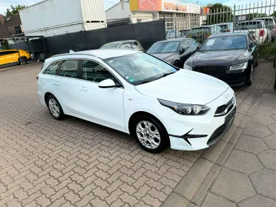 Gebraucht Kia Ceed Sportswagon Vision 136 PS (100 kW) 2022 Weiß Kombi
