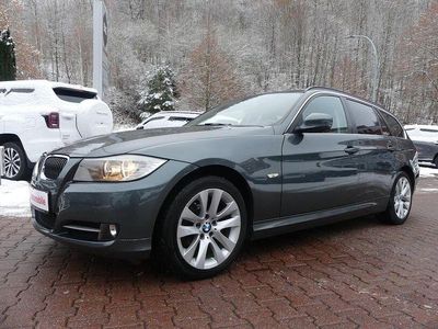 Gebraucht BMW 318 143 PS (105 kW) 2012 Grau Kombi