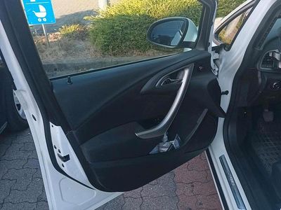 Gebraucht Opel Astra 116 PS (85 kW) 2010 Weiß Kleinwagen