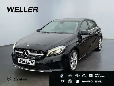 Gebraucht Mercedes A180 Urban 109 PS (80 kW) 2017 Schwarz Limousine